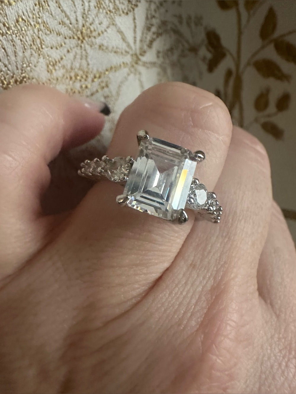 Ladies emerald cut cubic zirconia ring size 7 New